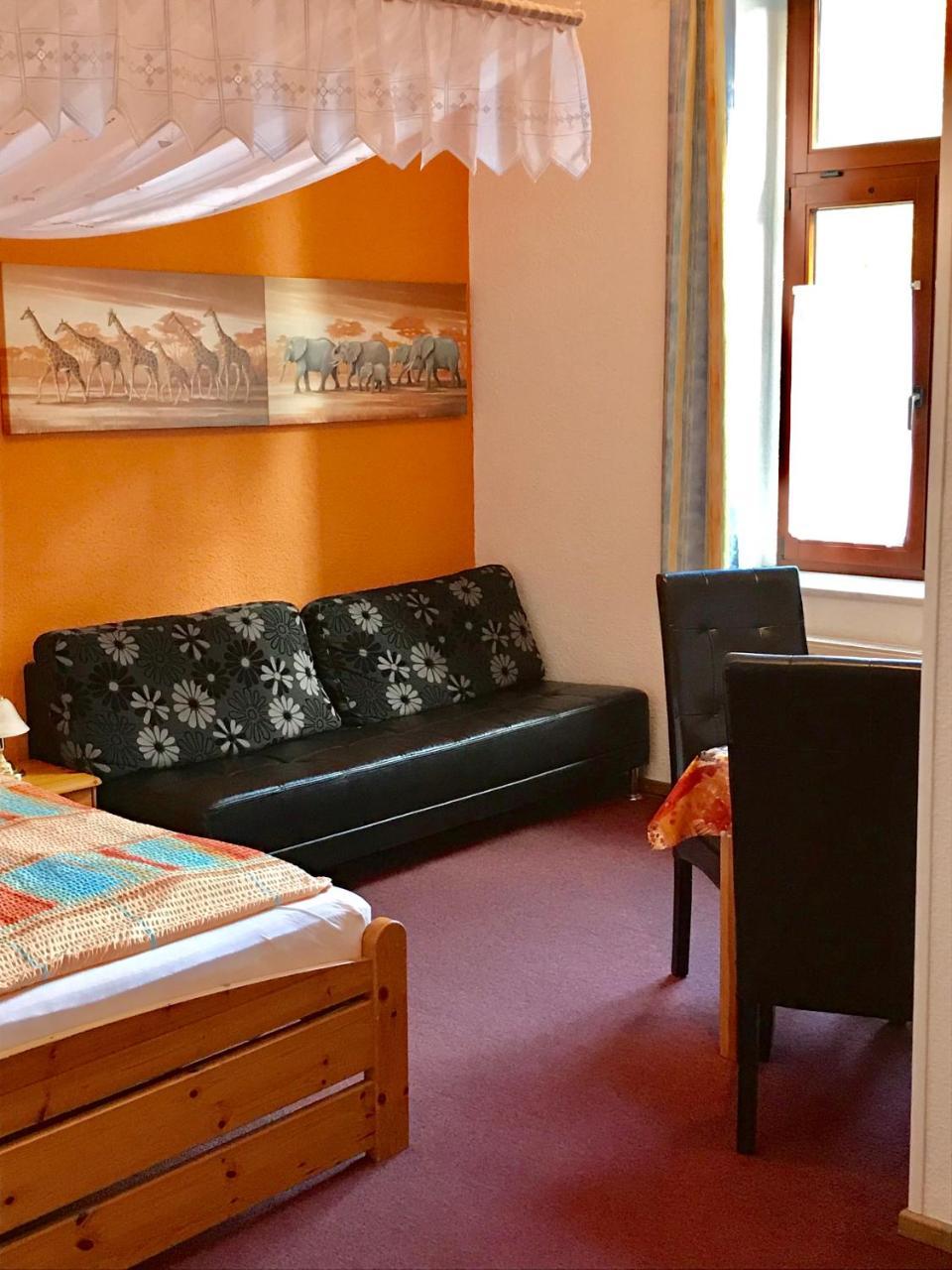 Hotel Pension Holzhausen à Quedlinbourg Extérieur photo